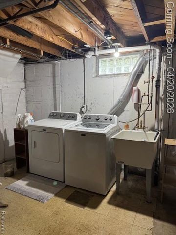 285 W Maple Road, Clawson, MI 48017