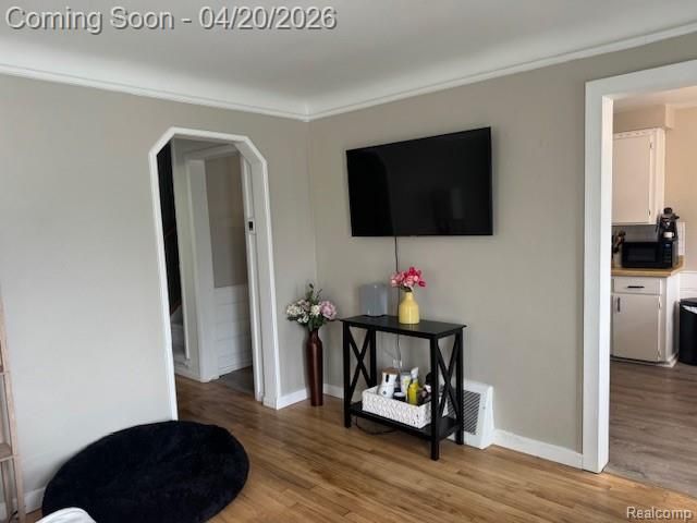 285 W Maple Road, Clawson, MI 48017