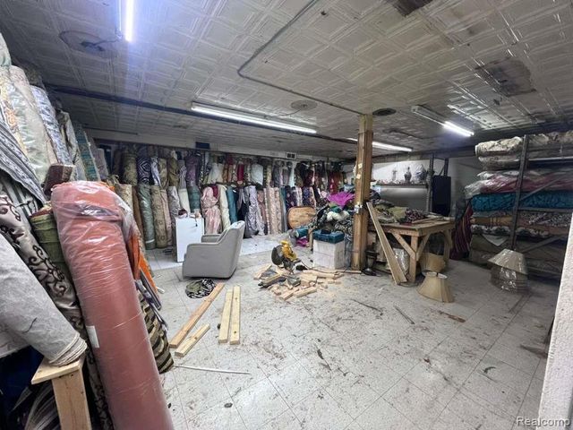 13318 Michigan Avenue, Dearborn, MI 48126