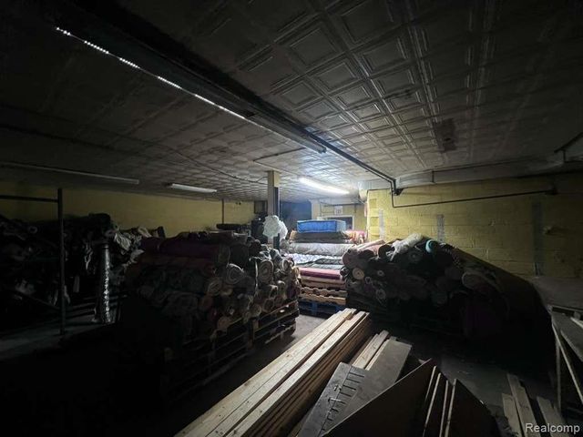 13318 Michigan Avenue, Dearborn, MI 48126