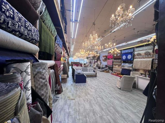 13318 Michigan Avenue, Dearborn, MI 48126