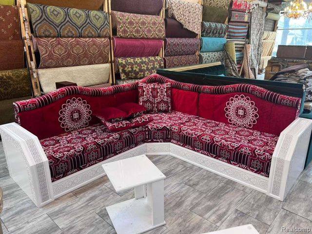 13318 Michigan Avenue, Dearborn, MI 48126