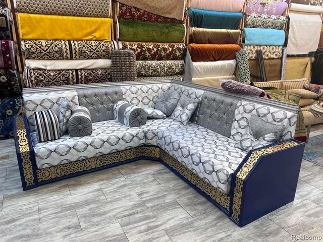 13318 Michigan Avenue, Dearborn, MI 48126