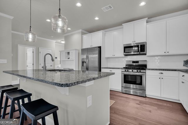 6445 Crosscreek Lane, Flowery Branch, GA 30542