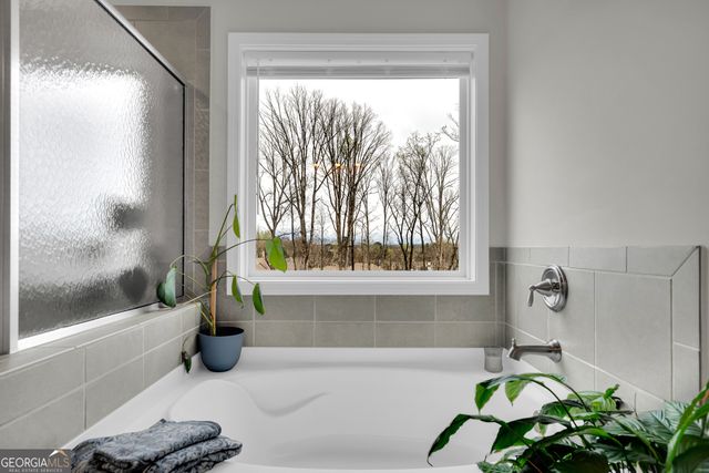 6445 Crosscreek Lane, Flowery Branch, GA 30542