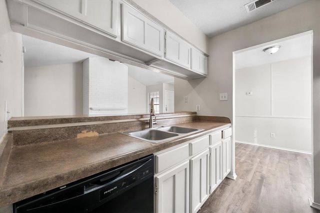 708 Woodland Court, Kennedale, TX 76060