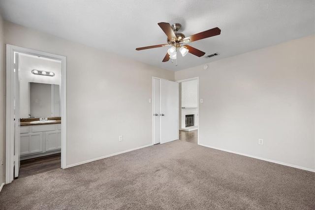 708 Woodland Court, Kennedale, TX 76060