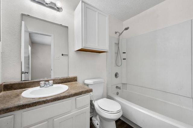 708 Woodland Court, Kennedale, TX 76060