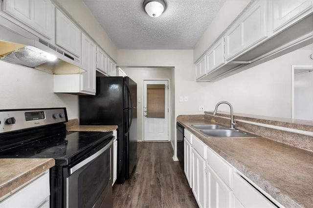 708 Woodland Court, Kennedale, TX 76060