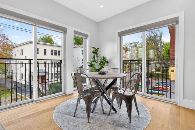 21 Glen Rd 10, Boston, MA 02130