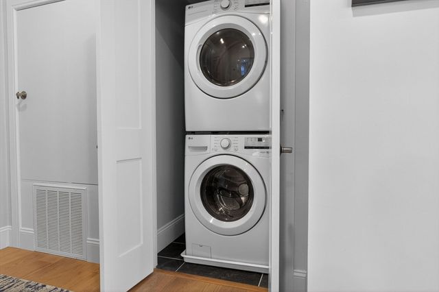 21 Glen Rd 10, Boston, MA 02130