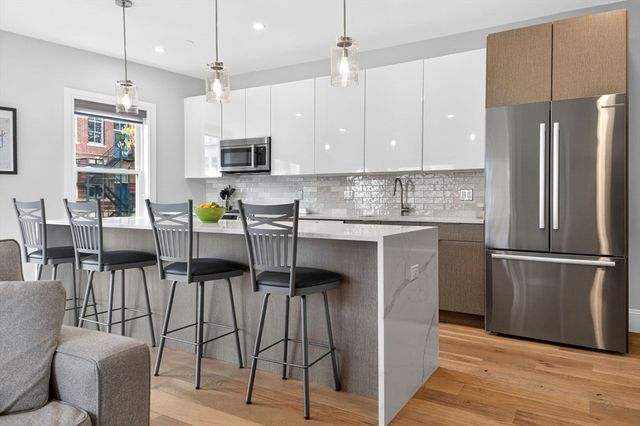 21 Glen Rd 10, Boston, MA 02130