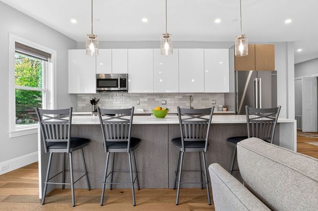21 Glen Rd 10, Boston, MA 02130