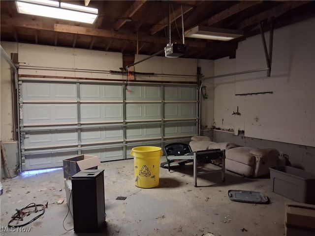 583 Santa Monica Circle, Youngstown, OH 44505