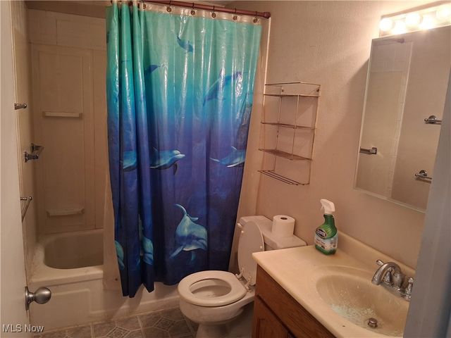 583 Santa Monica Circle, Youngstown, OH 44505