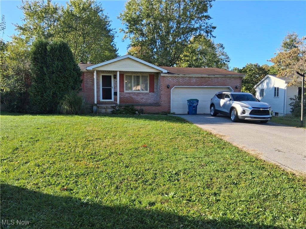 583 Santa Monica Circle, Youngstown, OH 44505