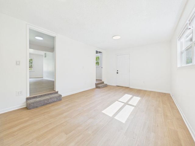 3232 S Gordon Ave, Wichita, KS 67217