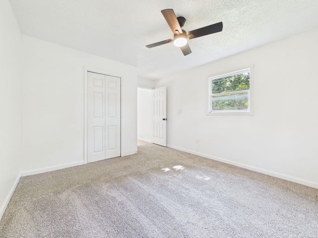 3232 S Gordon Ave, Wichita, KS 67217