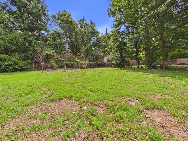 3232 S Gordon Ave, Wichita, KS 67217