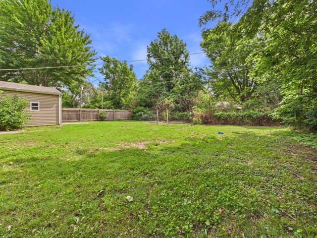 3232 S Gordon Ave, Wichita, KS 67217