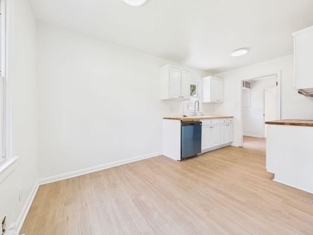 3232 S Gordon Ave, Wichita, KS 67217