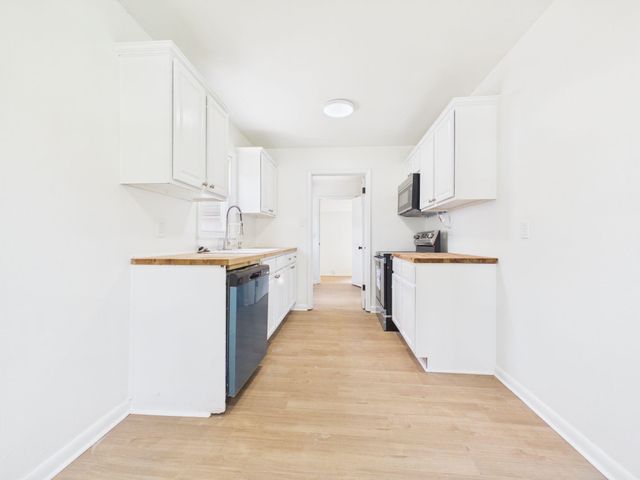 3232 S Gordon Ave, Wichita, KS 67217