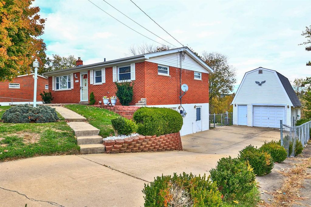 9027 Oak Lane, Alexandria, KY 41001