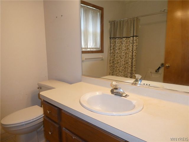 17 Parwood Trail, Cheektowaga, NY 14043