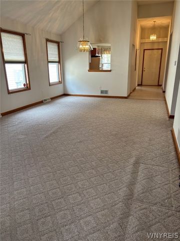 17 Parwood Trail, Cheektowaga, NY 14043