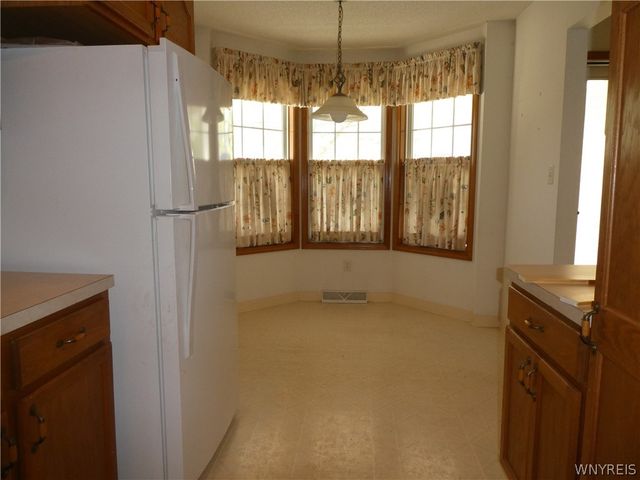 17 Parwood Trail, Cheektowaga, NY 14043