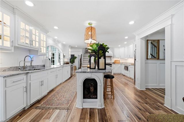1901 Prince Edward DR, Chesapeake, VA 23322