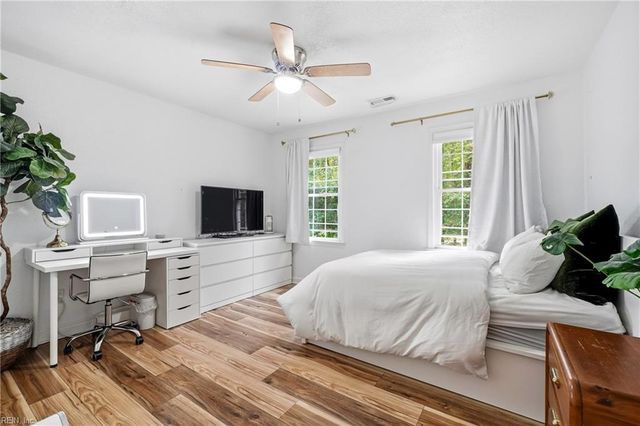 1901 Prince Edward DR, Chesapeake, VA 23322