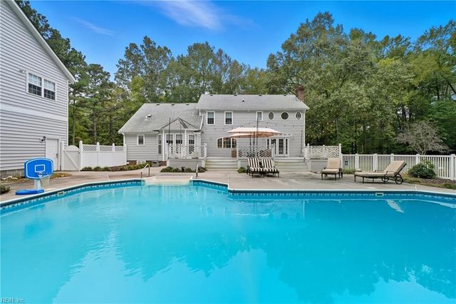 1901 Prince Edward DR, Chesapeake, VA 23322