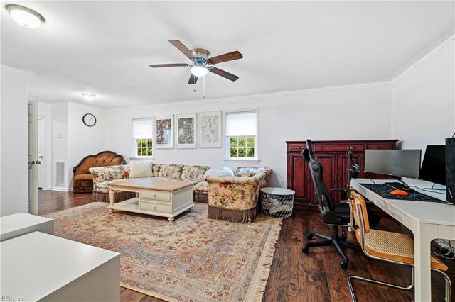 1901 Prince Edward DR, Chesapeake, VA 23322