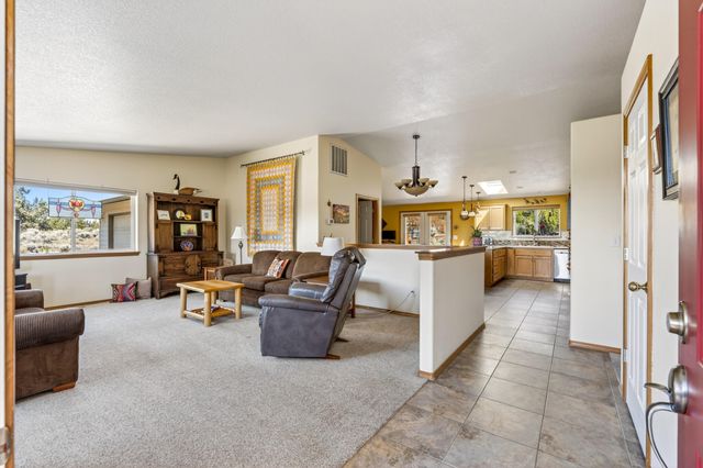 6563 NW Homestead Way, Redmond, OR 97756