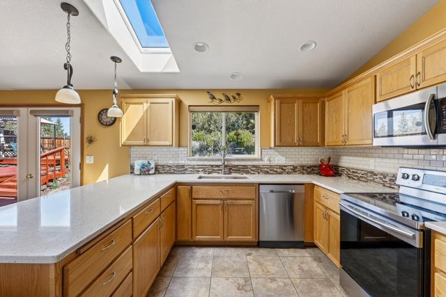 6563 NW Homestead Way, Redmond, OR 97756