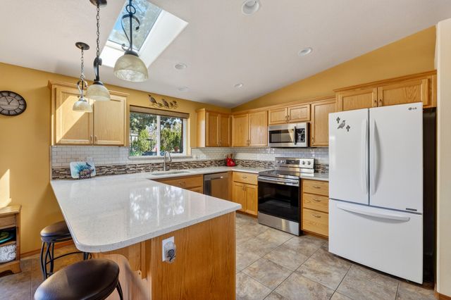 6563 NW Homestead Way, Redmond, OR 97756