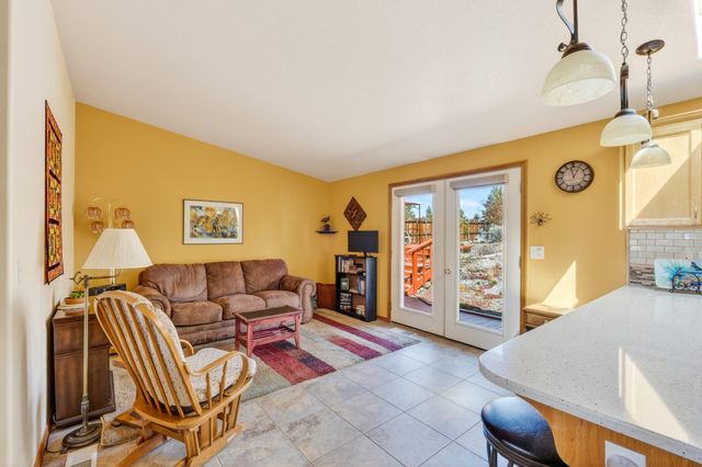 6563 NW Homestead Way, Redmond, OR 97756