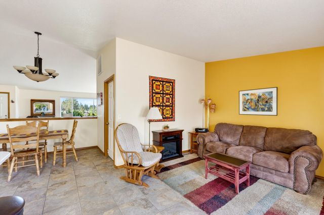 6563 NW Homestead Way, Redmond, OR 97756