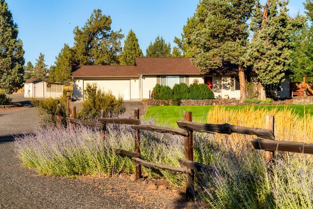 6563 NW Homestead Way, Redmond, OR 97756