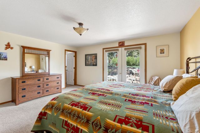 6563 NW Homestead Way, Redmond, OR 97756