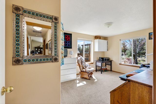 6563 NW Homestead Way, Redmond, OR 97756