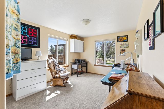 6563 NW Homestead Way, Redmond, OR 97756