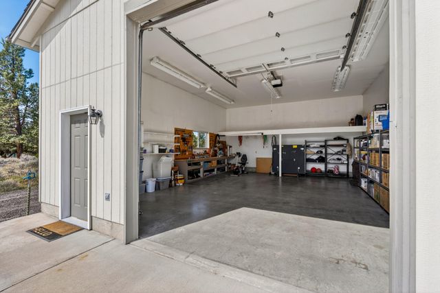 6563 NW Homestead Way, Redmond, OR 97756