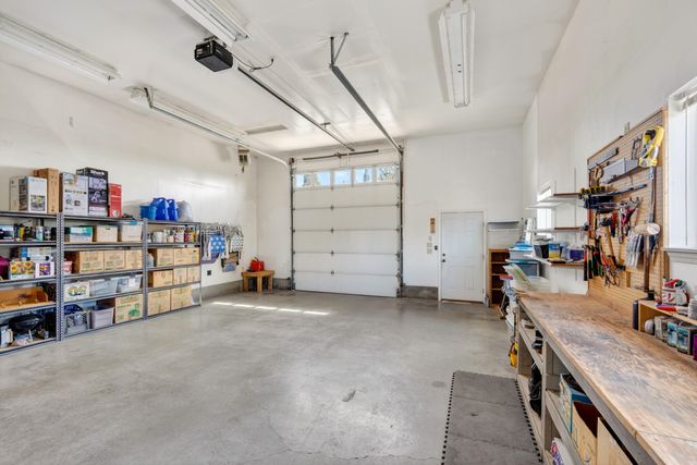 6563 NW Homestead Way, Redmond, OR 97756