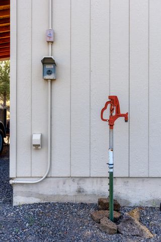 6563 NW Homestead Way, Redmond, OR 97756