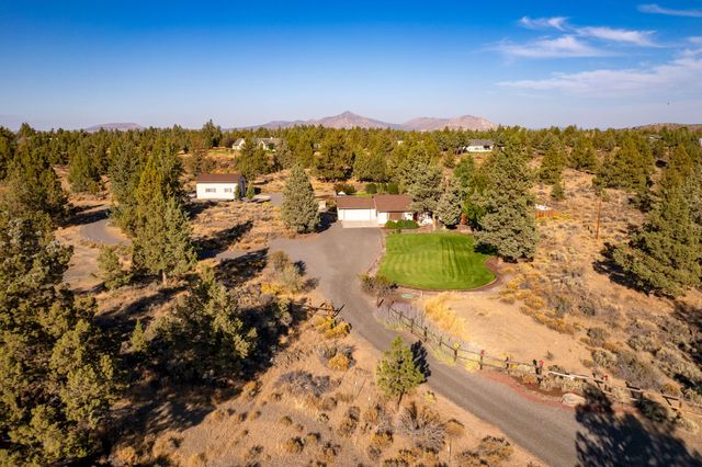 6563 NW Homestead Way, Redmond, OR 97756