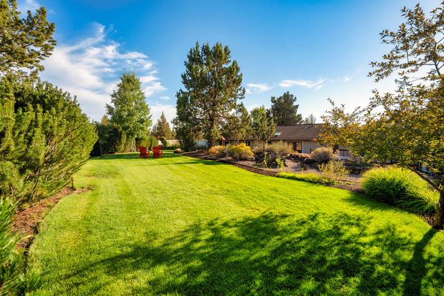 6563 NW Homestead Way, Redmond, OR 97756