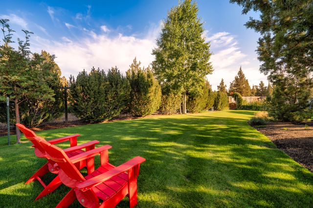 6563 NW Homestead Way, Redmond, OR 97756