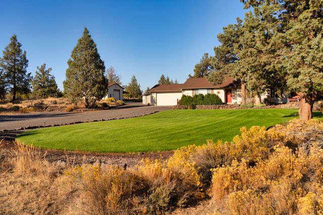 6563 NW Homestead Way, Redmond, OR 97756